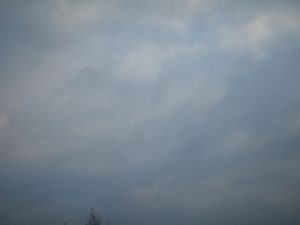 graue Schichtwolken im Dezember