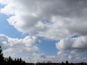 Haufenwolken Ende März