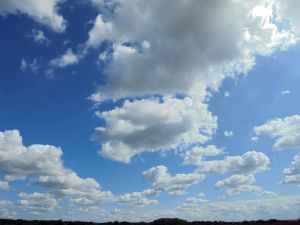 Wolken-Wattebäuschchen