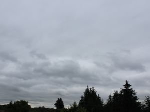wolkenverhangener Beginn des Juli