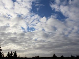 kurze Auflockerungen von Stratocumulus