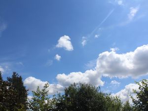 hochsommerliche Wolken