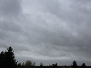 Wolken im starken Westwind