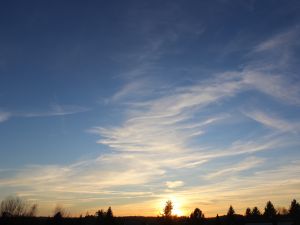 Eiswolken beim Untergang der Sonne