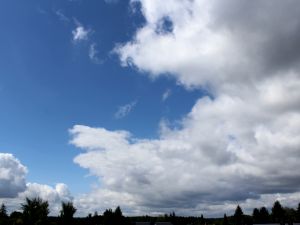 es naht die Wolkenfront