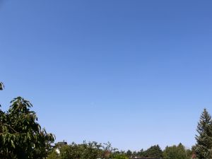 ein bisschen Saharastaub, aber überwiegend blau