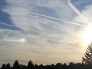 Cirrostratus mit Nebensonne