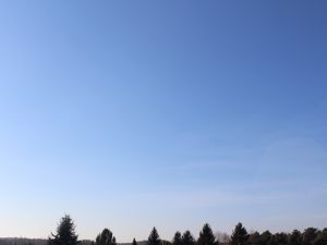 wolkenloser Tag im Februar 2025