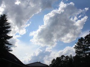 hibbelige Haufenwolken in einer Gewitterlage