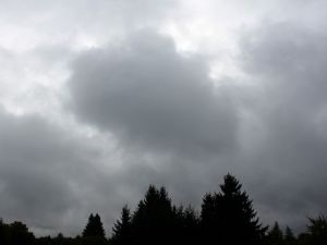 unschönes Wetter mit dichten Wolken