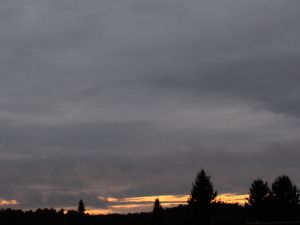 ein heller Streifen am Horizont