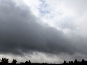 dichte, wallende Wolken