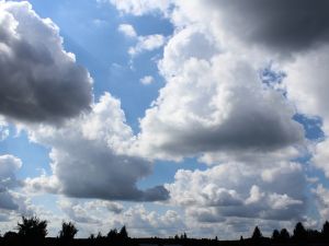 Haufenwolken an einem Mittag im September