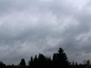 noch immer Regenwolken