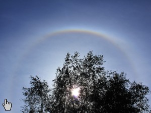 22°-Halo am Mittag