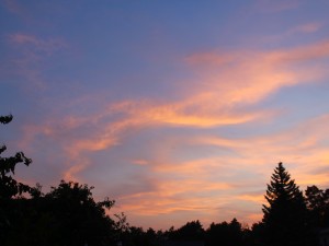 Eiswolken am Abend im Juni
